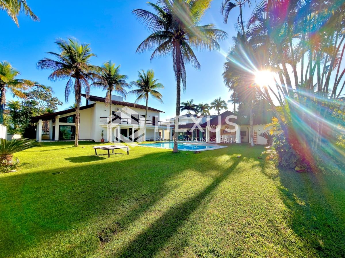 Foto 4 de Casa de alto padrão com piscina e área gourmet no Jardim Acapulco, Guarujá