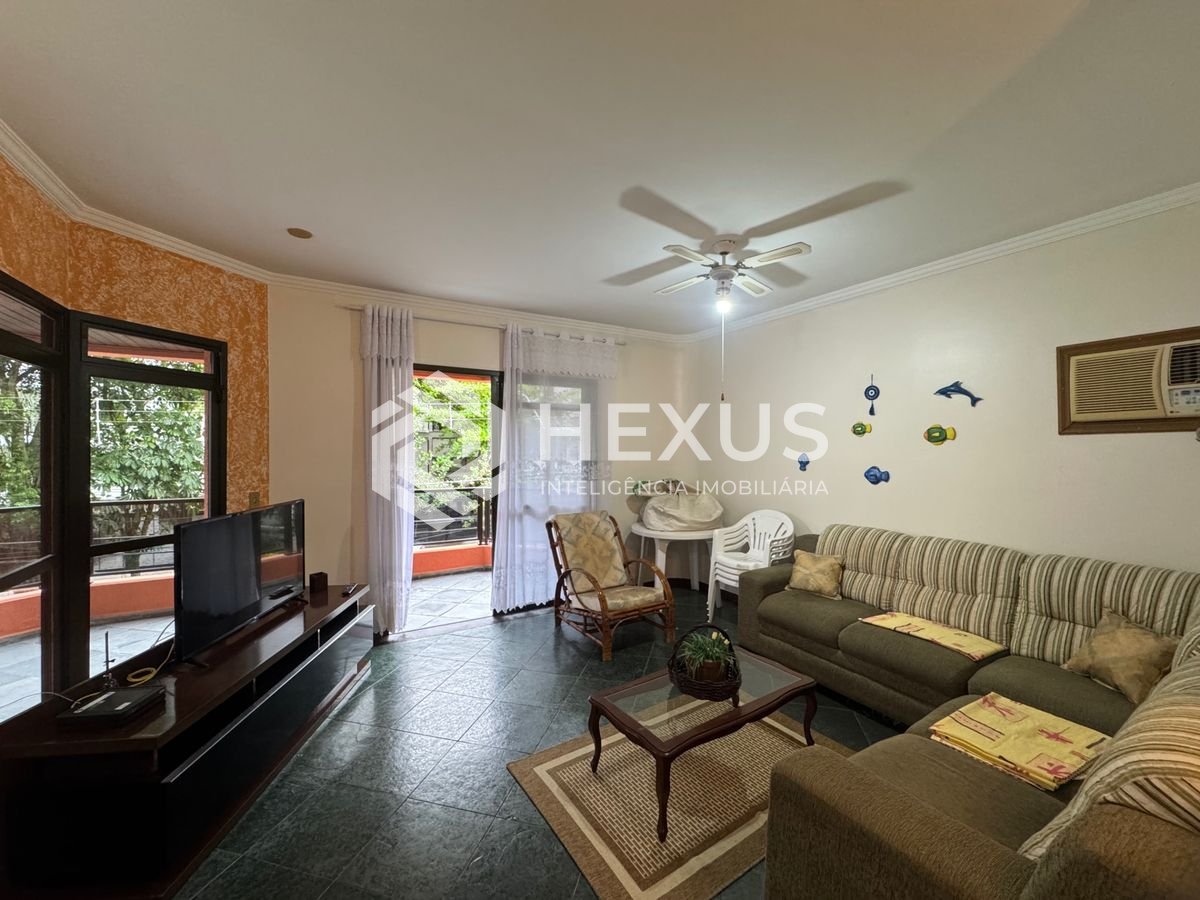 Foto 2 de Apartamento com varanda a 400m da praia em Brunella na Enseada, Guarujá