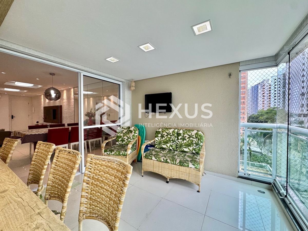 Foto 5 de Apartamento reformado com varanda gourmet e lazer nas Pitangueiras, Guarujá