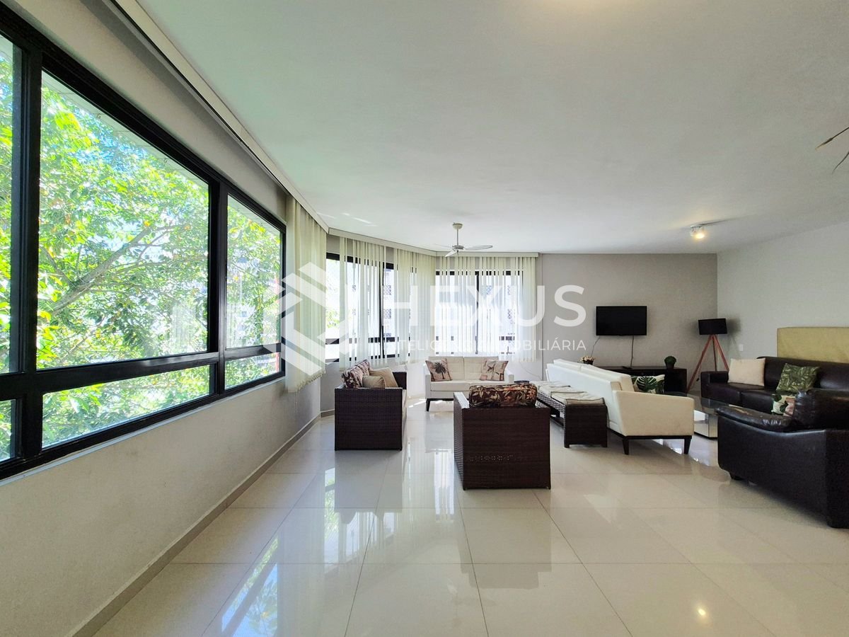 Foto 4 de Apartamento com varanda e lazer nas Pitangueiras, Guarujá