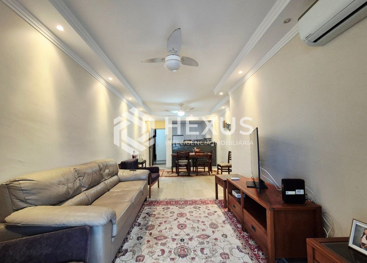 Foto 4 de Apartamento com varanda e lazer a 200m da praia nas Pitangueiras, Guarujá