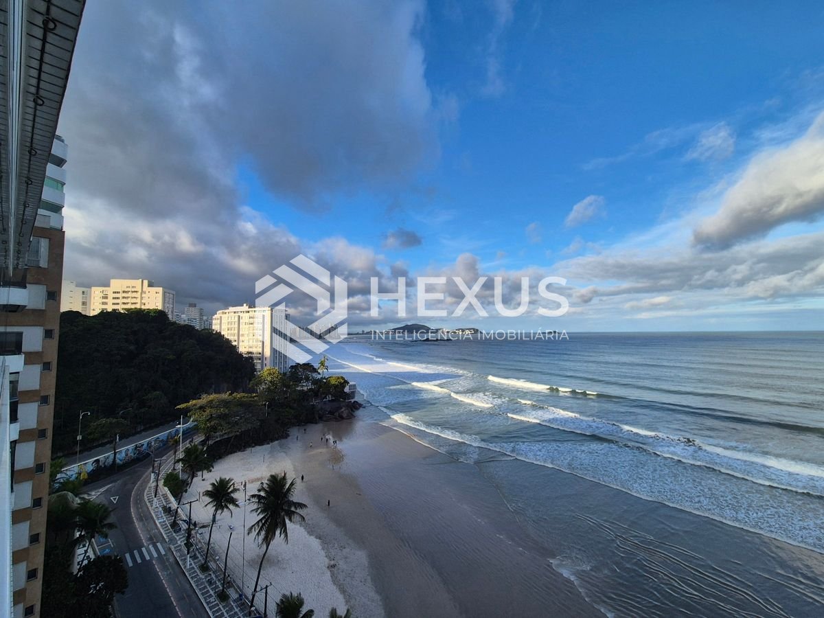 Foto 5 de Apartamento de alto padrão reformado frente mar com varanda e lazer no Jardim Astúrias, Guarujá