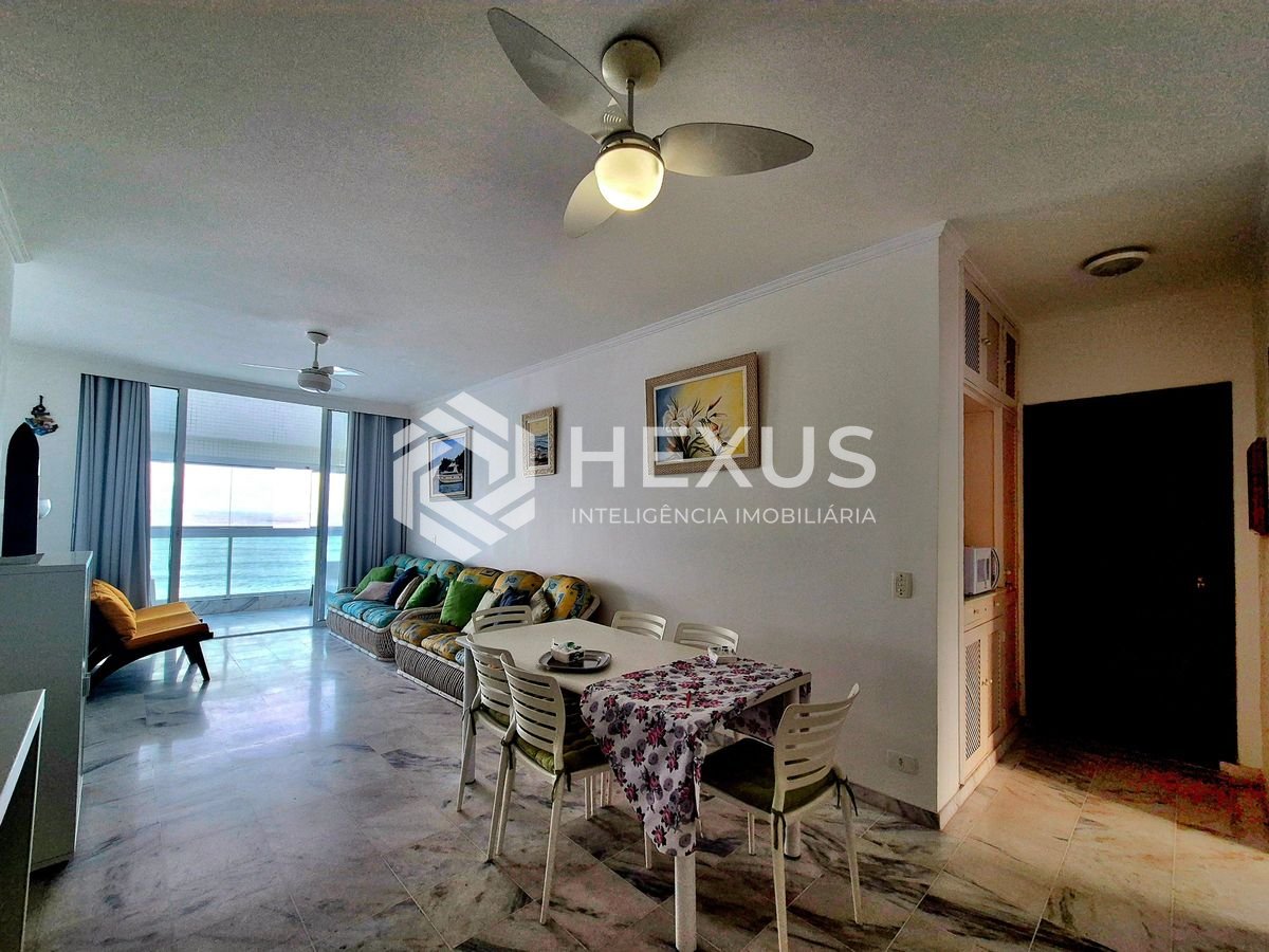 Foto 4 de Apartamento de alto padrão reformado frente mar com varanda e lazer no Jardim Astúrias, Guarujá