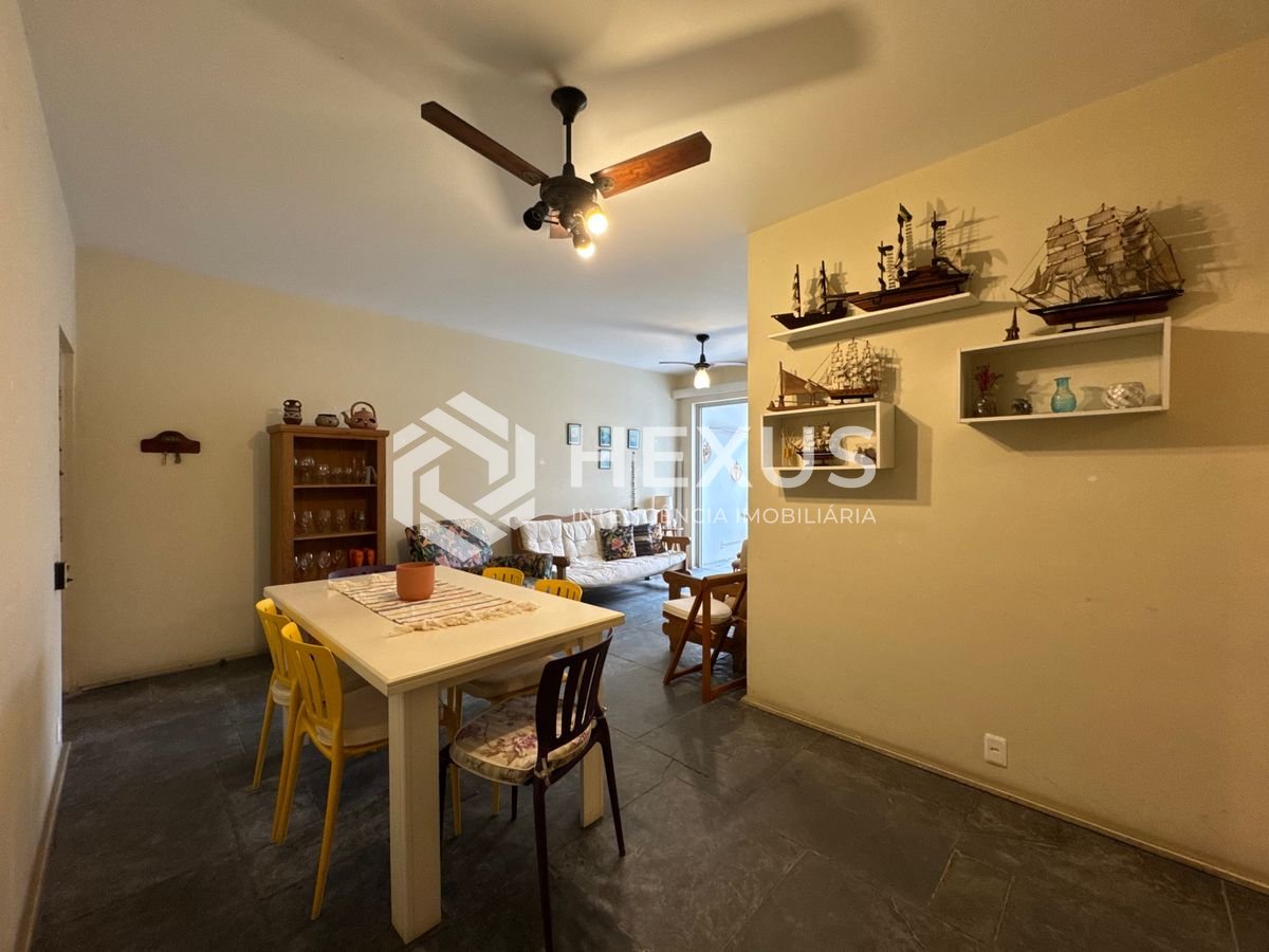 Foto 4 de Apartamento com varanda e lazer a 100m da praia na região da Barra Funda nas Pitangueiras, Guarujá