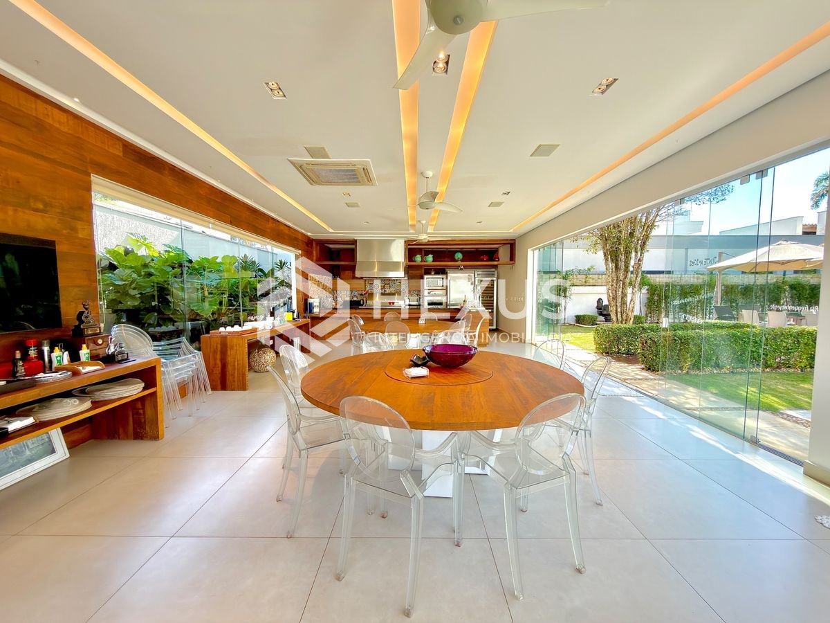 Foto 5 de Casa reformada com piscina e área gourmet no Jardim Acapulco, Guarujá