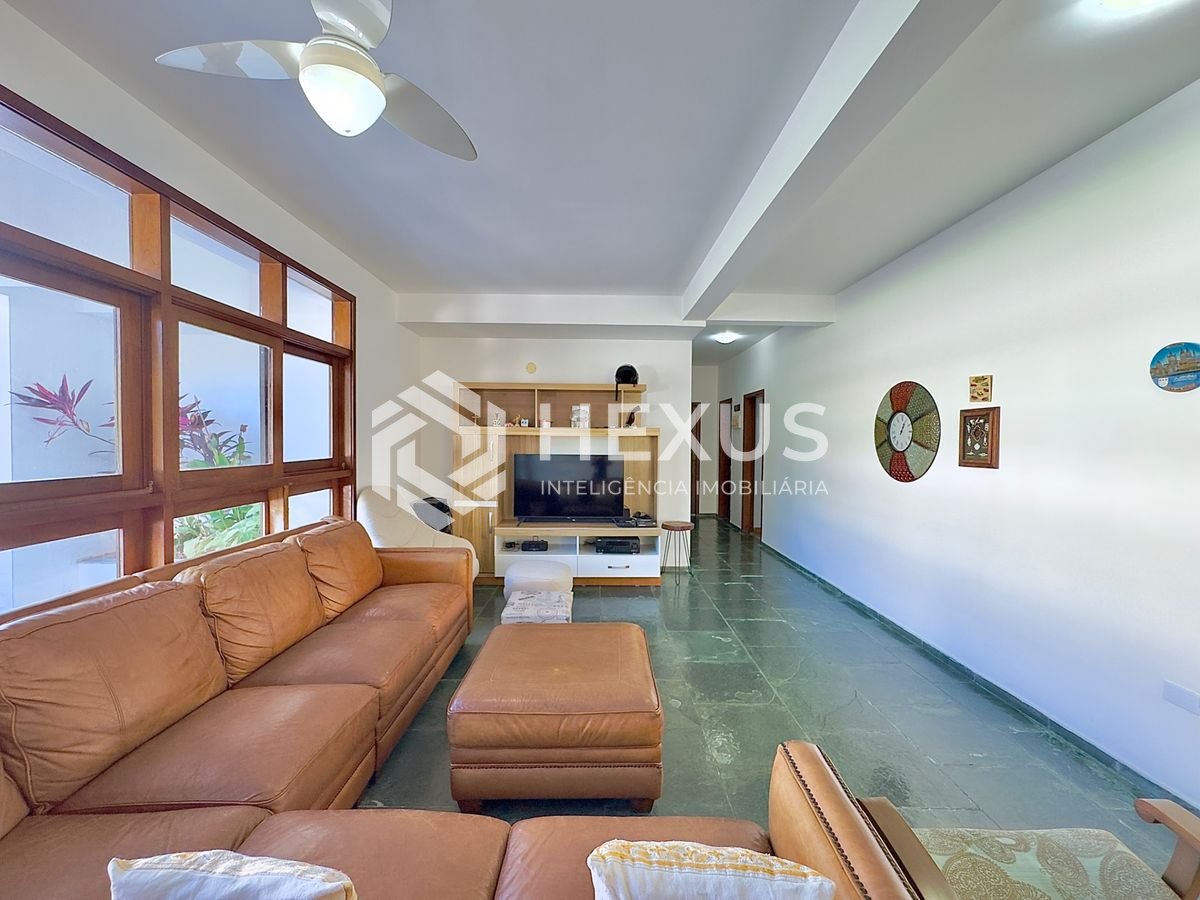Foto 5 de Casa reformada com piscina e área gourmet no Jardim Acapulco, Guarujá