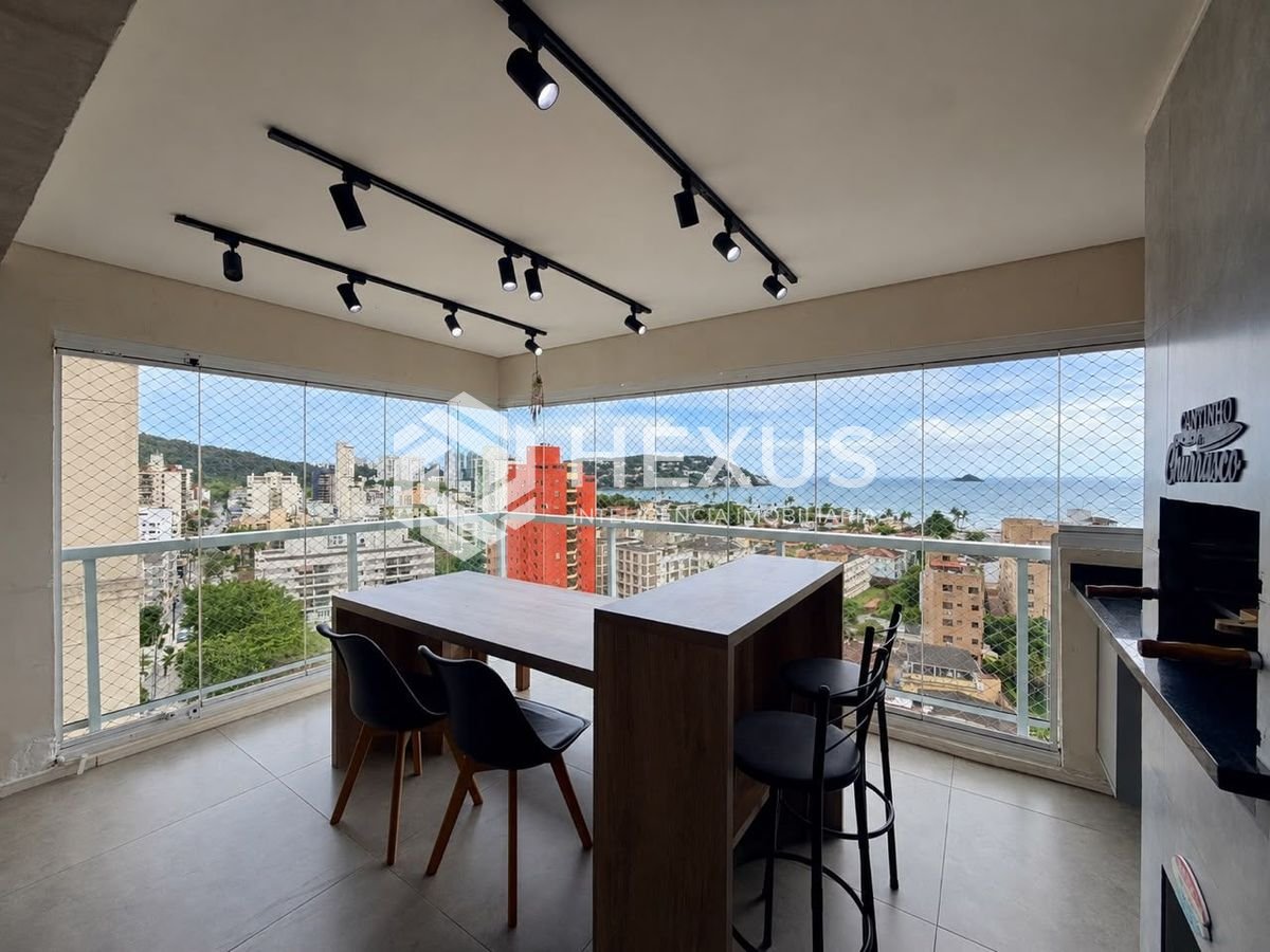 Foto 5 de Apartamento reformado com varanda gourmet vista mar e lazer na Enseada, Guarujá