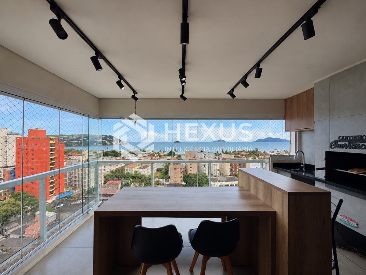 Foto 2 de Apartamento reformado com varanda gourmet vista mar e lazer na Enseada, Guarujá
