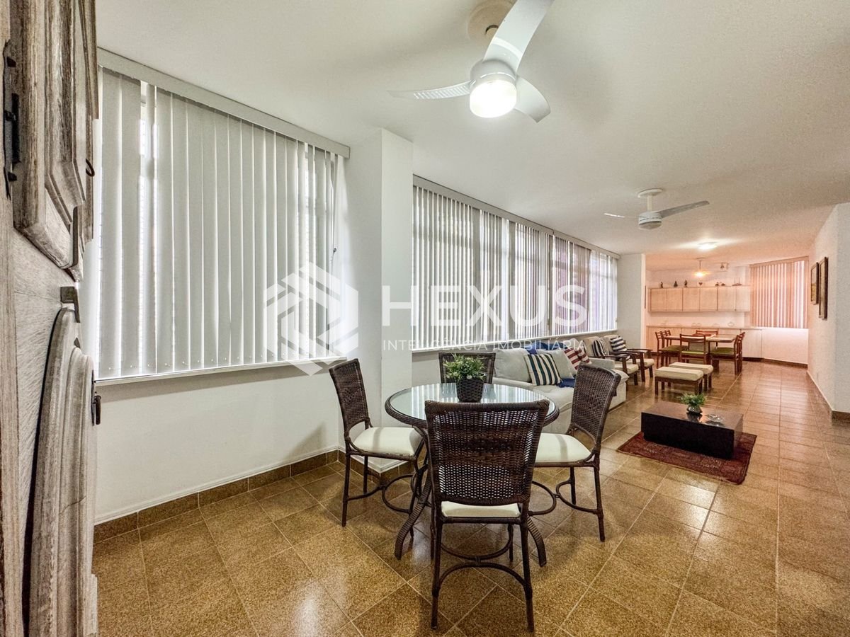 Foto 4 de Apartamento reformado com vista mar a 1 quadra da praia nas Pitangueiras, Guarujá