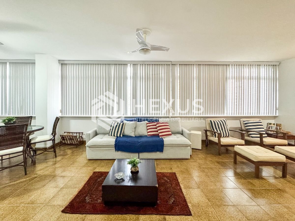 Foto 3 de Apartamento reformado com vista mar a 1 quadra da praia nas Pitangueiras, Guarujá
