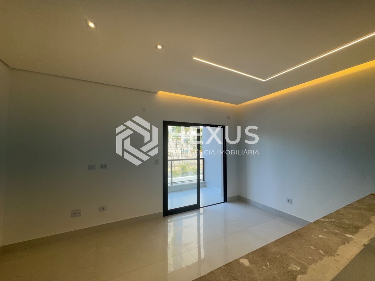 Foto 3 de Sobrado com varanda gourmet a 400m da praia na Enseada, Guarujá