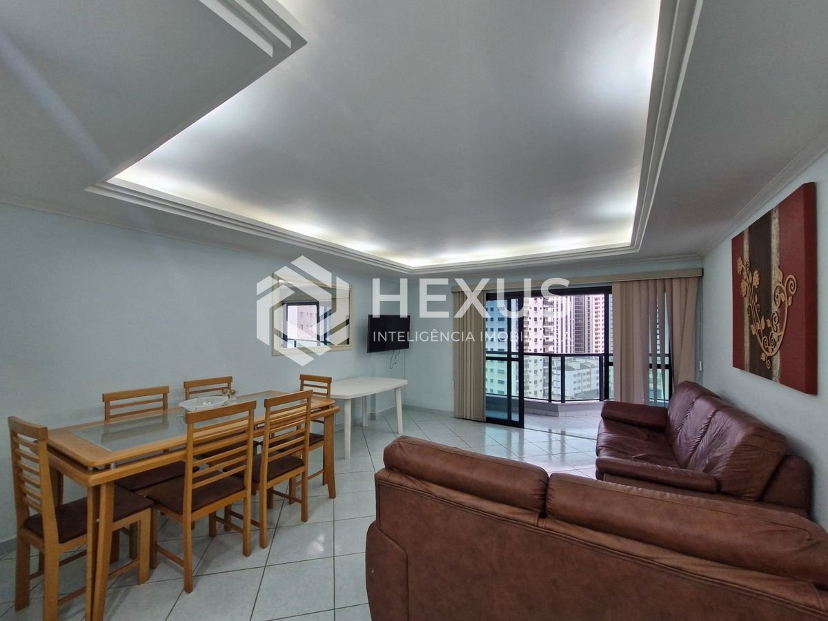 Foto 4 de Apartamento reformado com varanda e lazer na região do Vila Luis Antonio no Jardim Astúrias, Guarujá