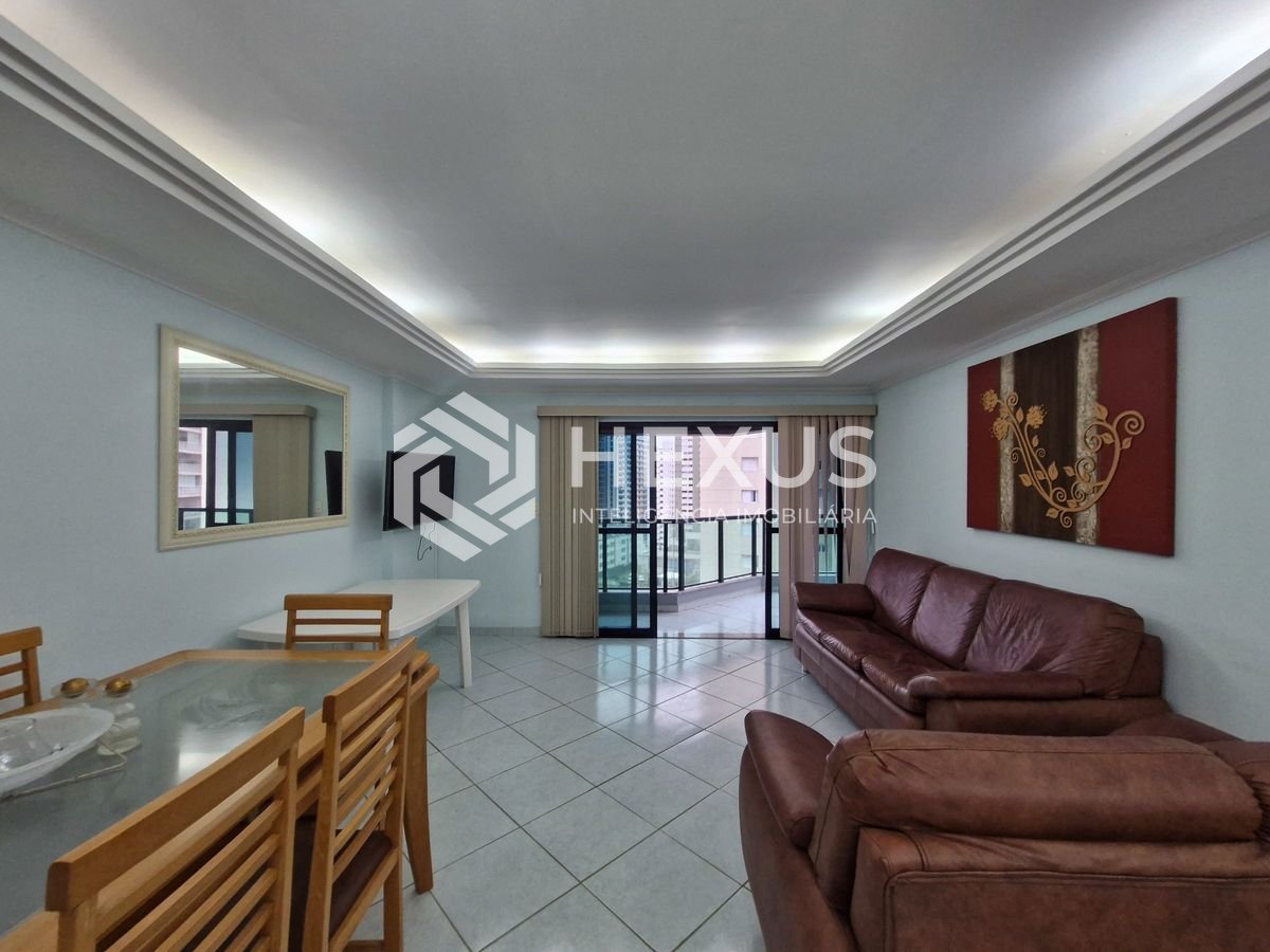 Foto 3 de Apartamento reformado com varanda e lazer na região do Vila Luis Antonio no Jardim Astúrias, Guarujá