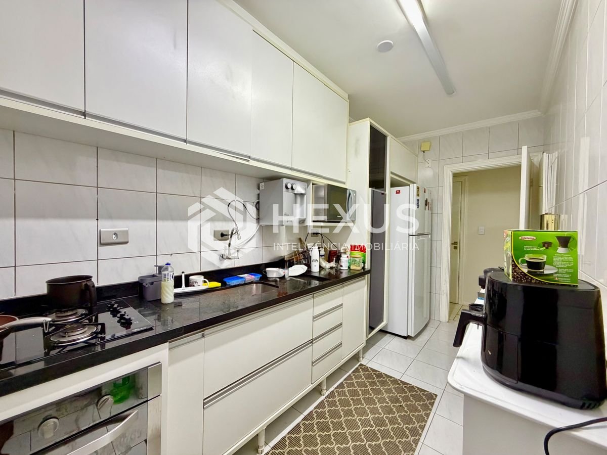 Foto 4 de Apartamento com varanda e lazer a 500m da praia no Tombo, Guarujá