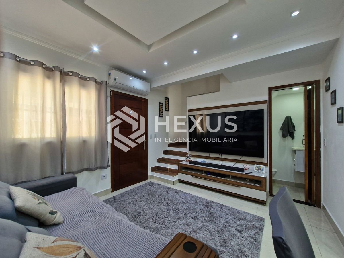 Foto 4 de Casa reformado com varanda na região da Helena Maria na Enseada, Guarujá
