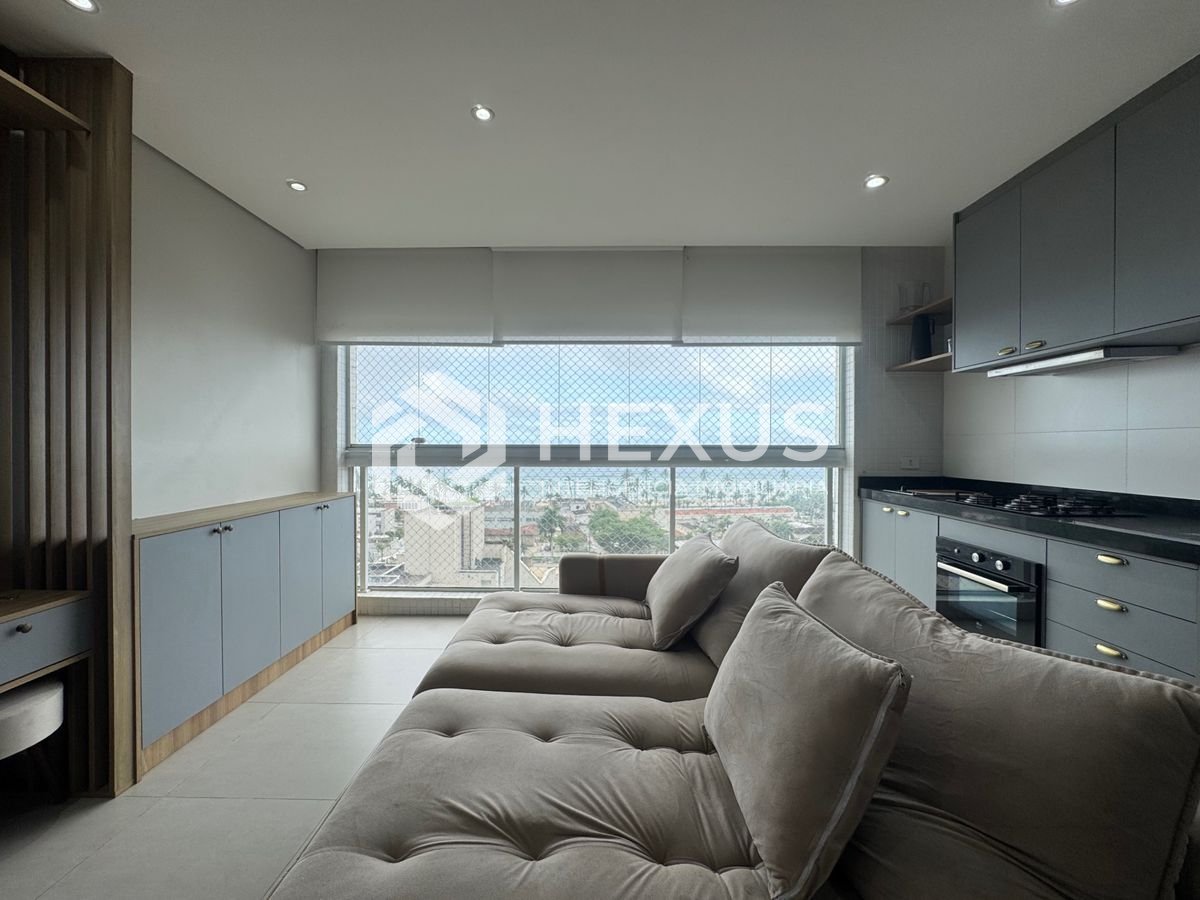 Foto 2 de Apartamento reformado com varanda vista mar a 100m da praia na Enseada, Guarujá