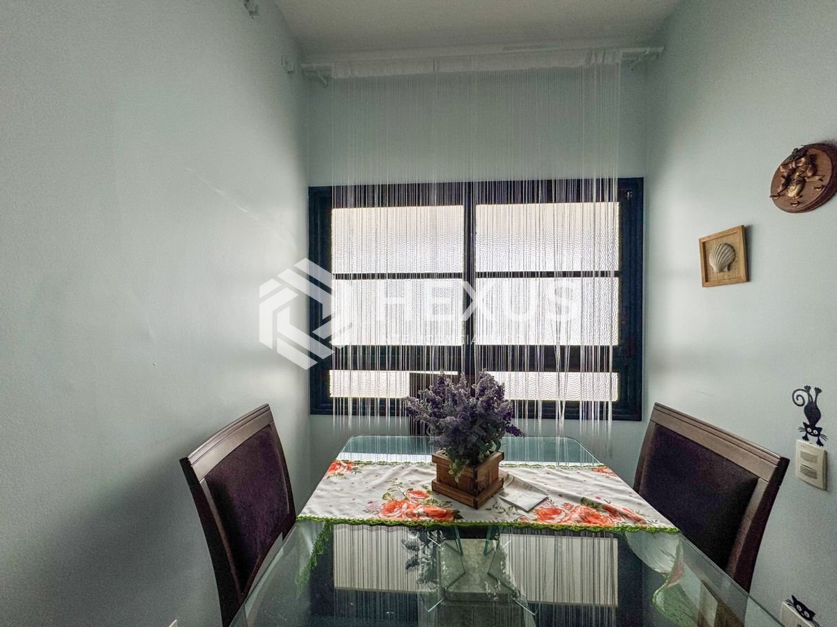 Foto 2 de Apartamento na quadra mar da Praia das Pitangueiras à venda, Guarujá-SP