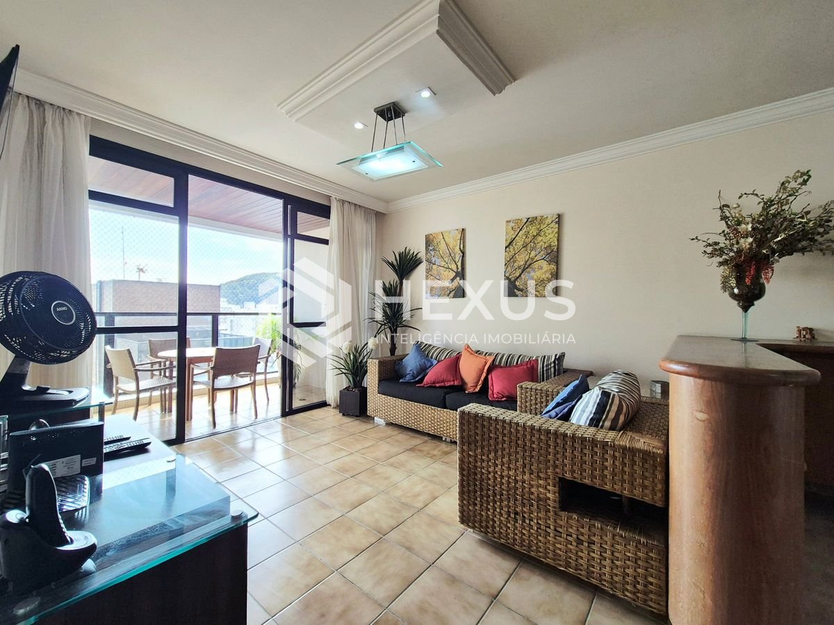 Foto 5 de Apartamento com varanda vista mar a 2 quadras da praia nas Pitangueiras, Guarujá