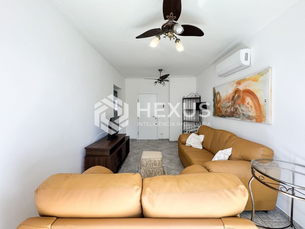 Foto 3 de Apartamento reformado com varanda a 1 quadra da praia na região da Barra Funda nas Pitangueiras, Guarujá