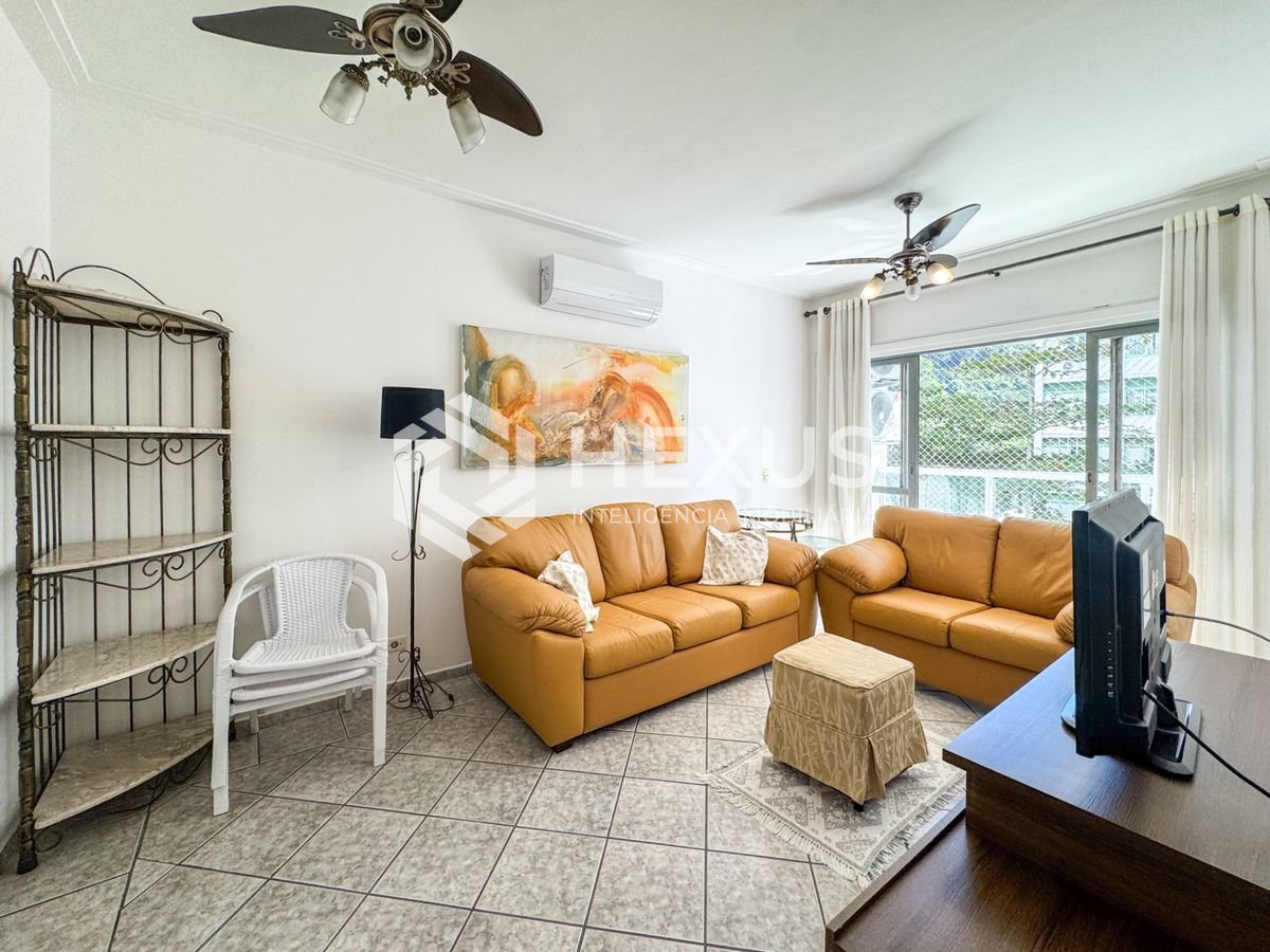 Foto 4 de Apartamento reformado com varanda a 1 quadra da praia na região da Barra Funda nas Pitangueiras, Guarujá
