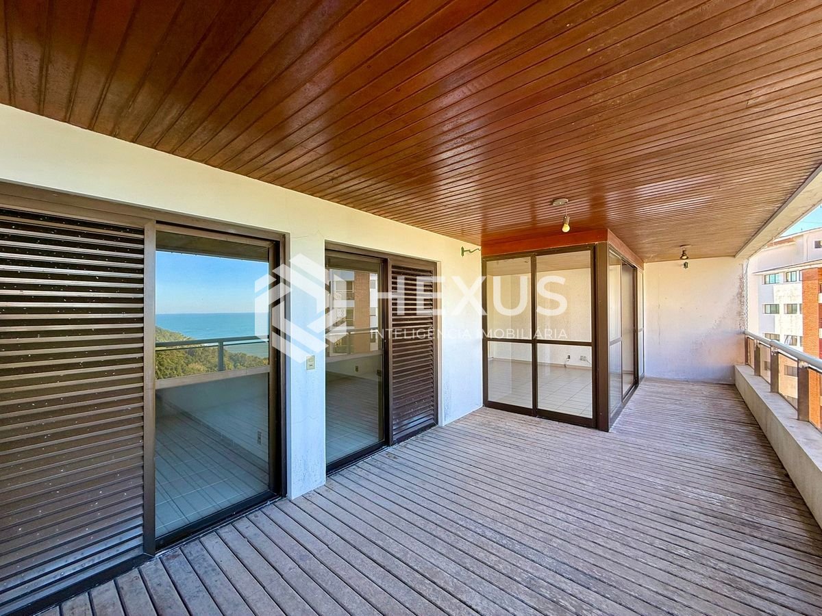 Foto 4 de Apartamento com varanda vista mar e lazer na beira mar no Morro Sorocotuba na Enseada, Guarujá