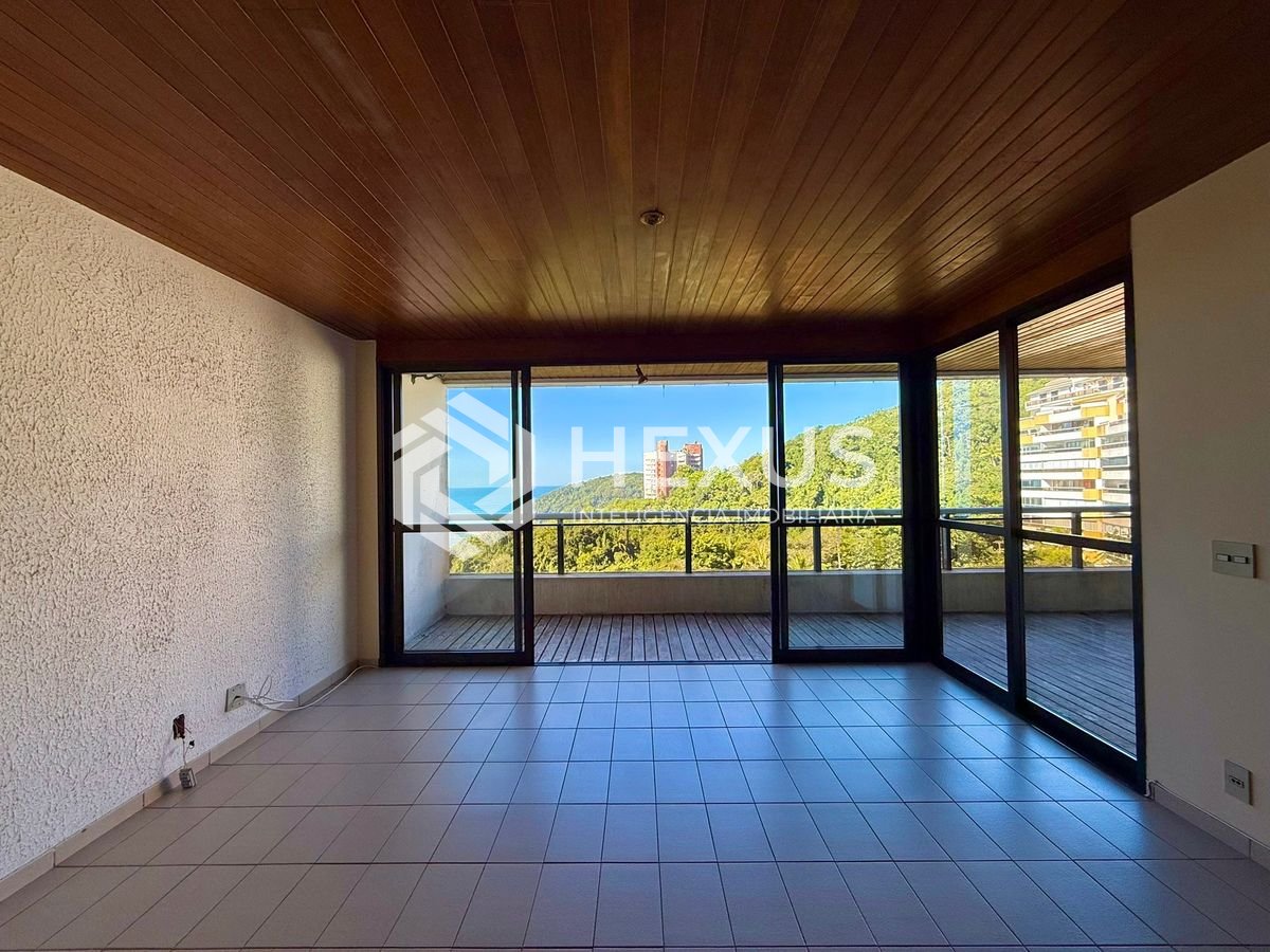 Foto 5 de Apartamento com varanda vista mar e lazer na beira mar no Morro Sorocotuba na Enseada, Guarujá