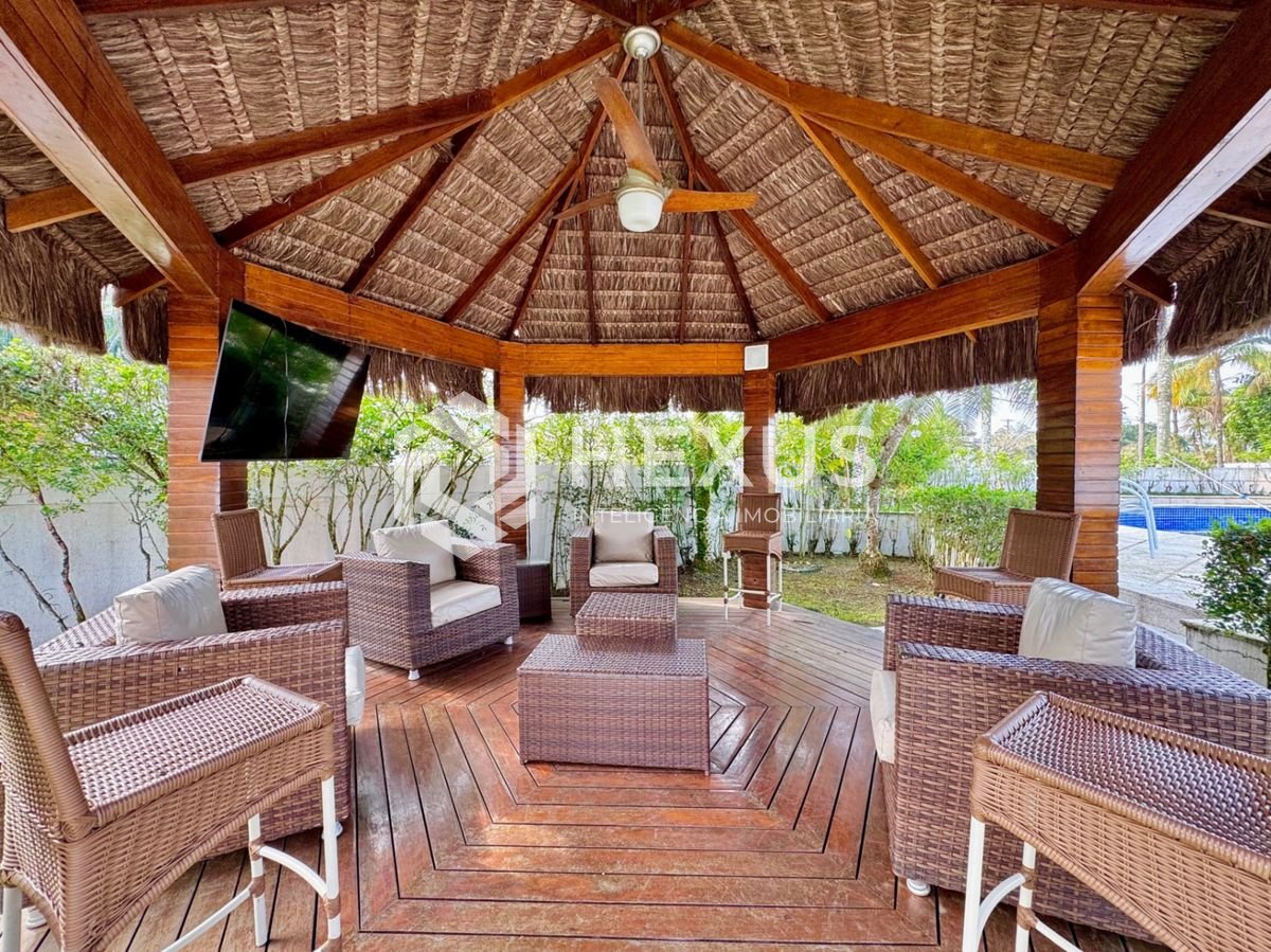 Foto 4 de Casa reformada com varanda piscina e área gourmet no Acapulco, Guarujá