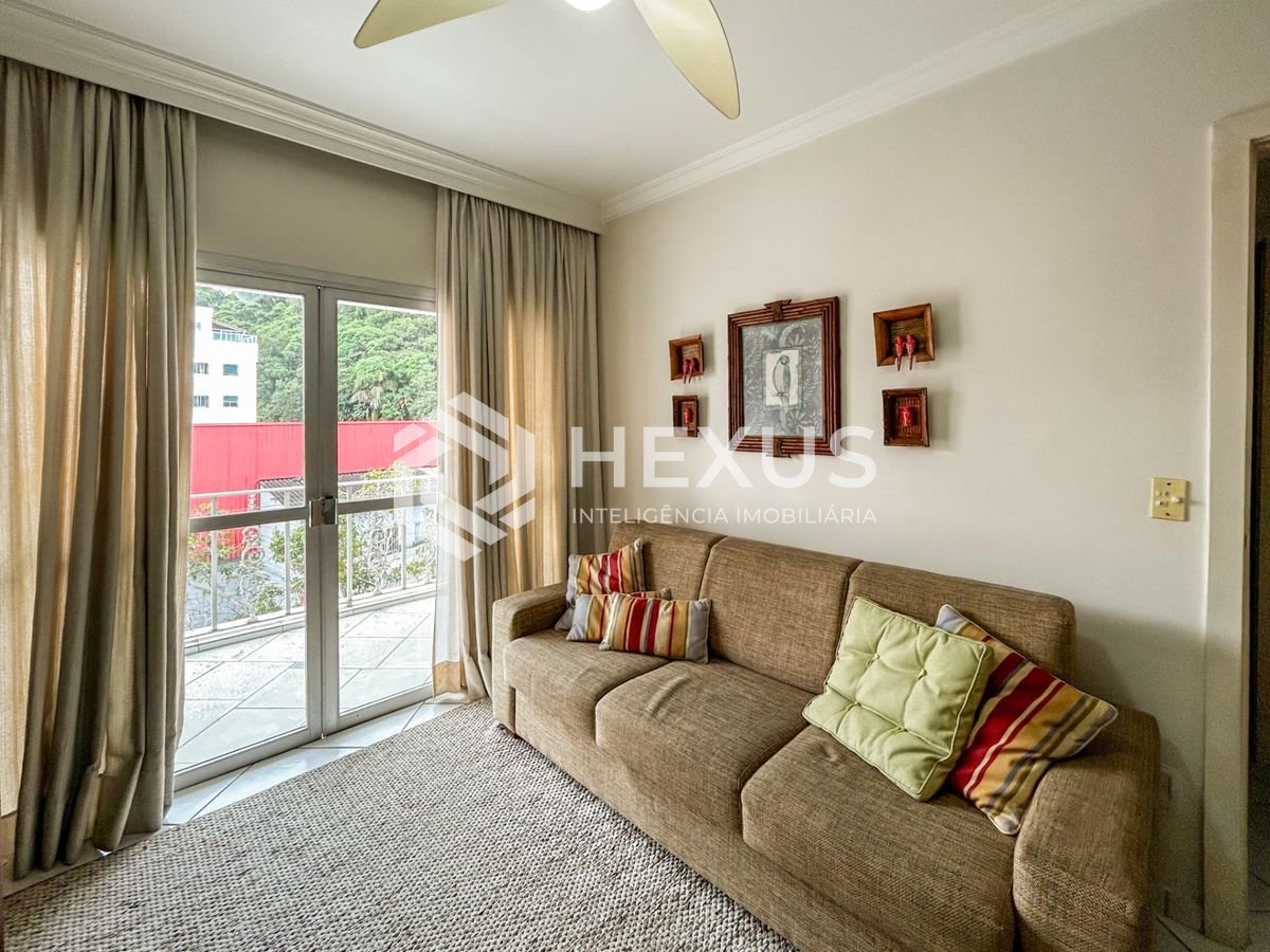 Foto 5 de Apartamento com varanda e lazer a 400m da praia na Enseada, Guarujá