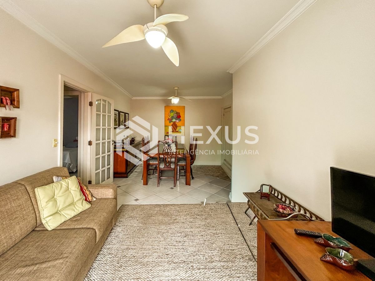 Foto 3 de Apartamento com varanda e lazer a 400m da praia na Enseada, Guarujá