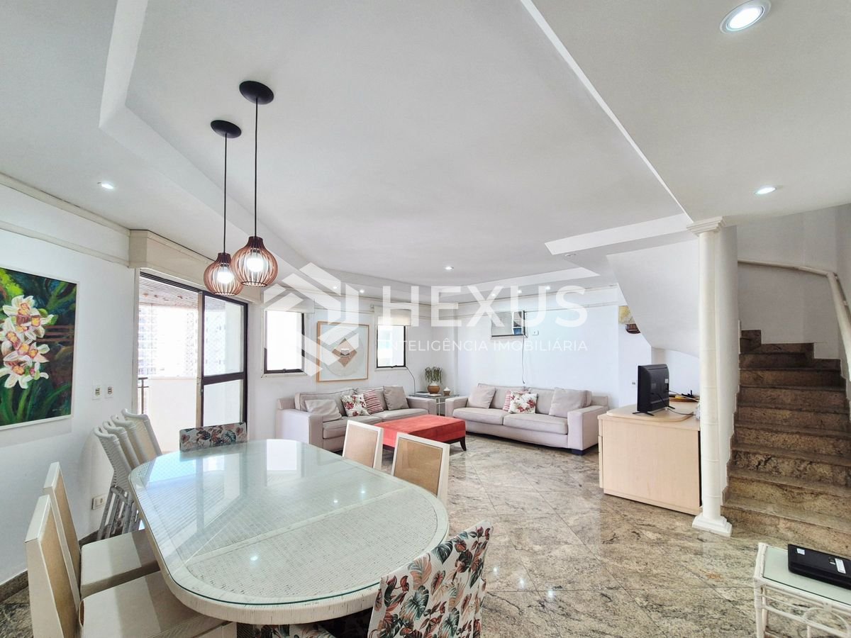 Foto 2 de Apartamento Duplex com varanda vista mar a 50m da praia nas Pitangueiras, Guarujá
