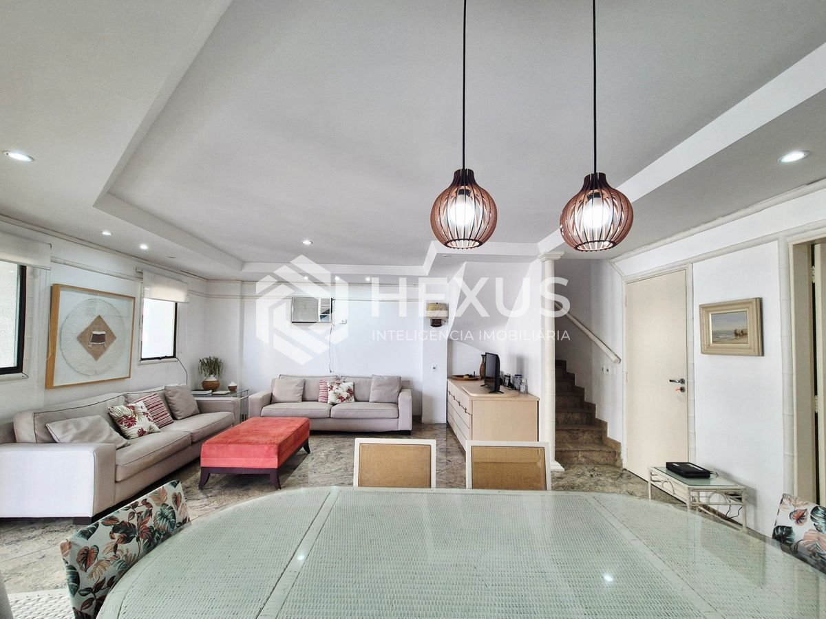 Foto 3 de Apartamento Duplex com varanda vista mar a 50m da praia nas Pitangueiras, Guarujá
