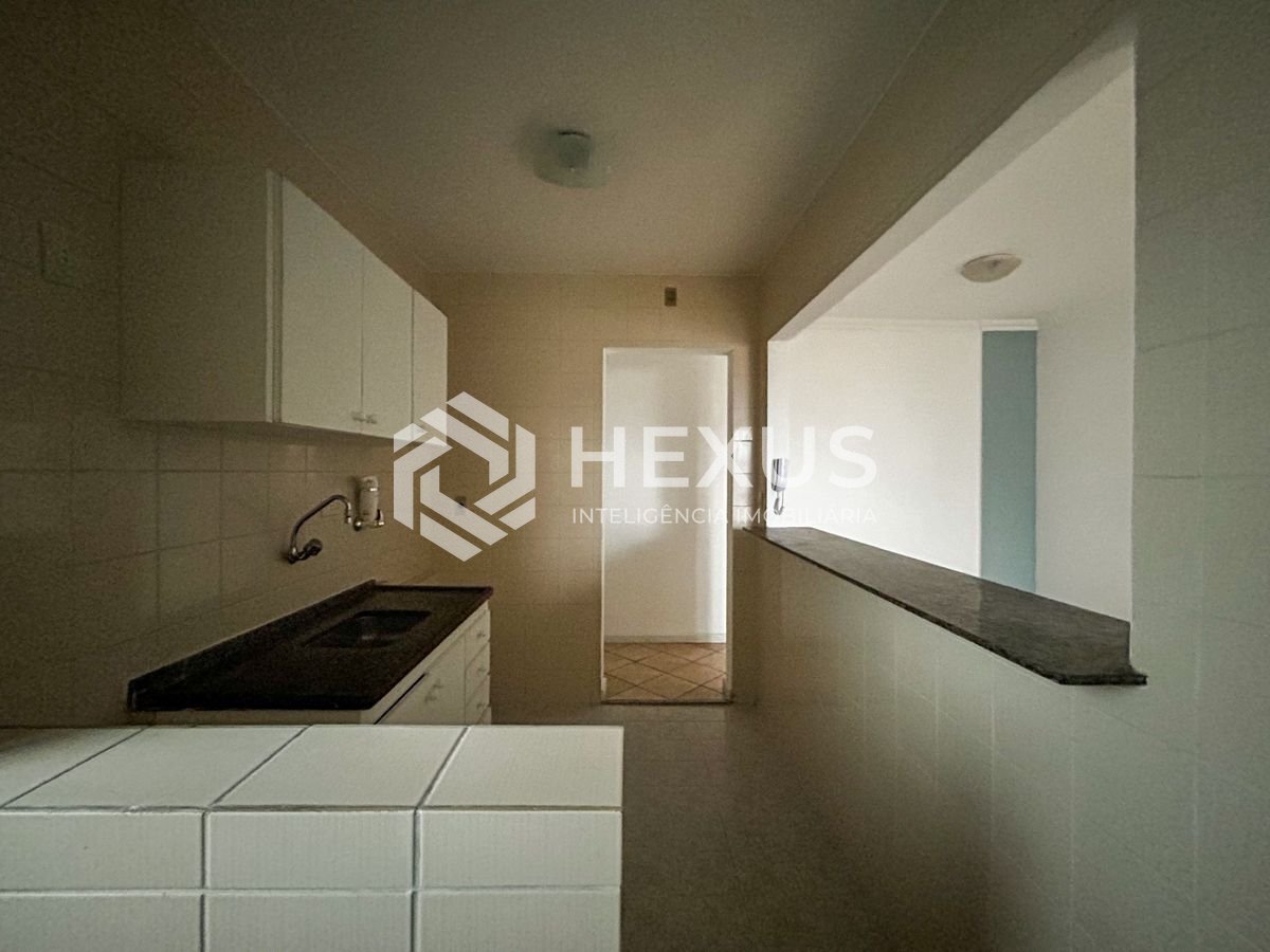 Foto 5 de Apartamento com varanda e lazer a 500m da praia na Enseada, Guarujá