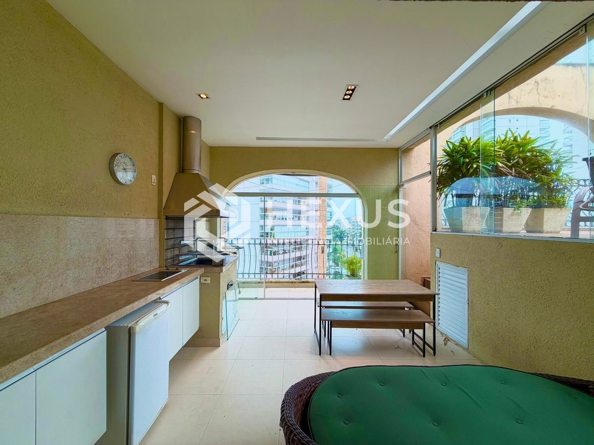 Foto 4 de Cobertura reformada com varanda gourmet vista mar e lazer na Enseada, Guarujá