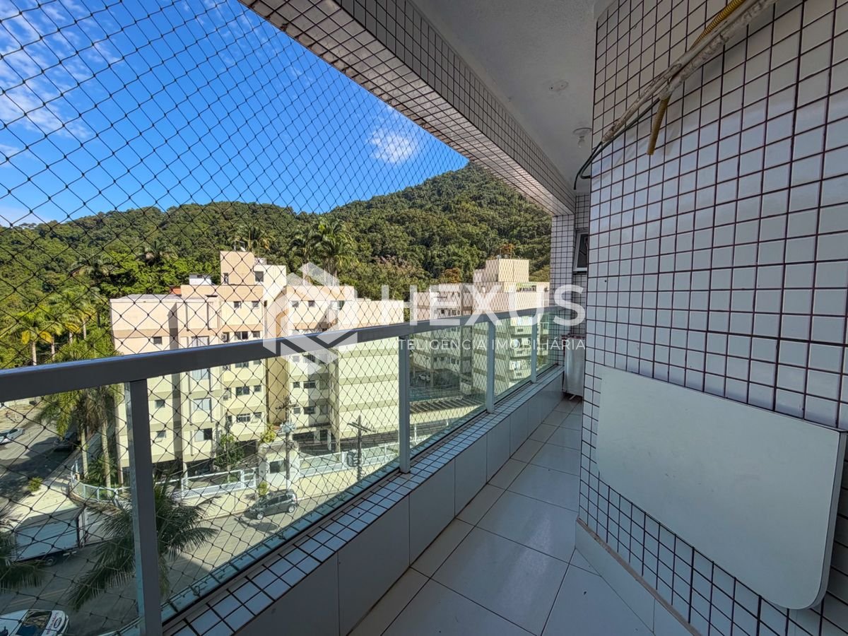 Foto 5 de Apartamento reformado com varanda e lazer na região do Jardim Tejereba na Enseada, Guarujá