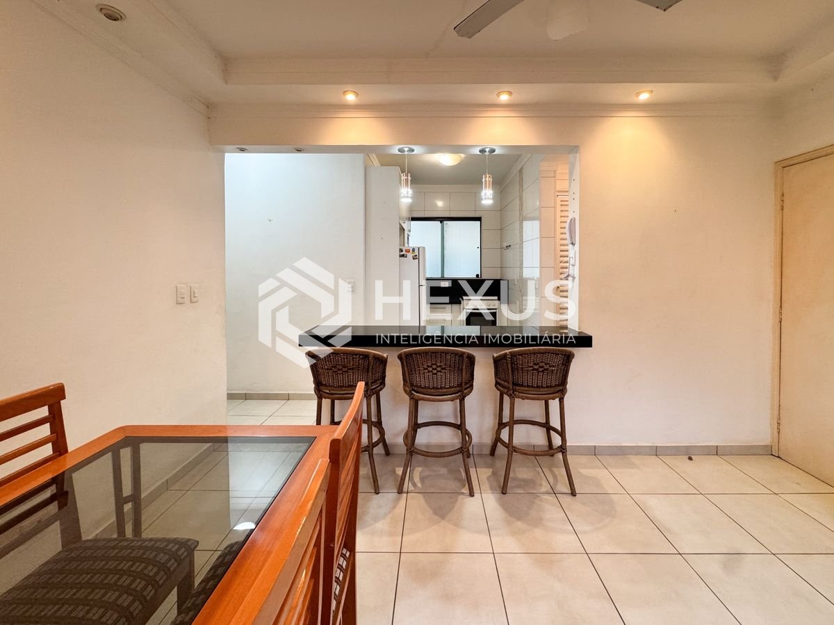 Foto 3 de Apartamento reformado e lazer a 1 quadra da praia no Jardim Astúrias, Guarujá