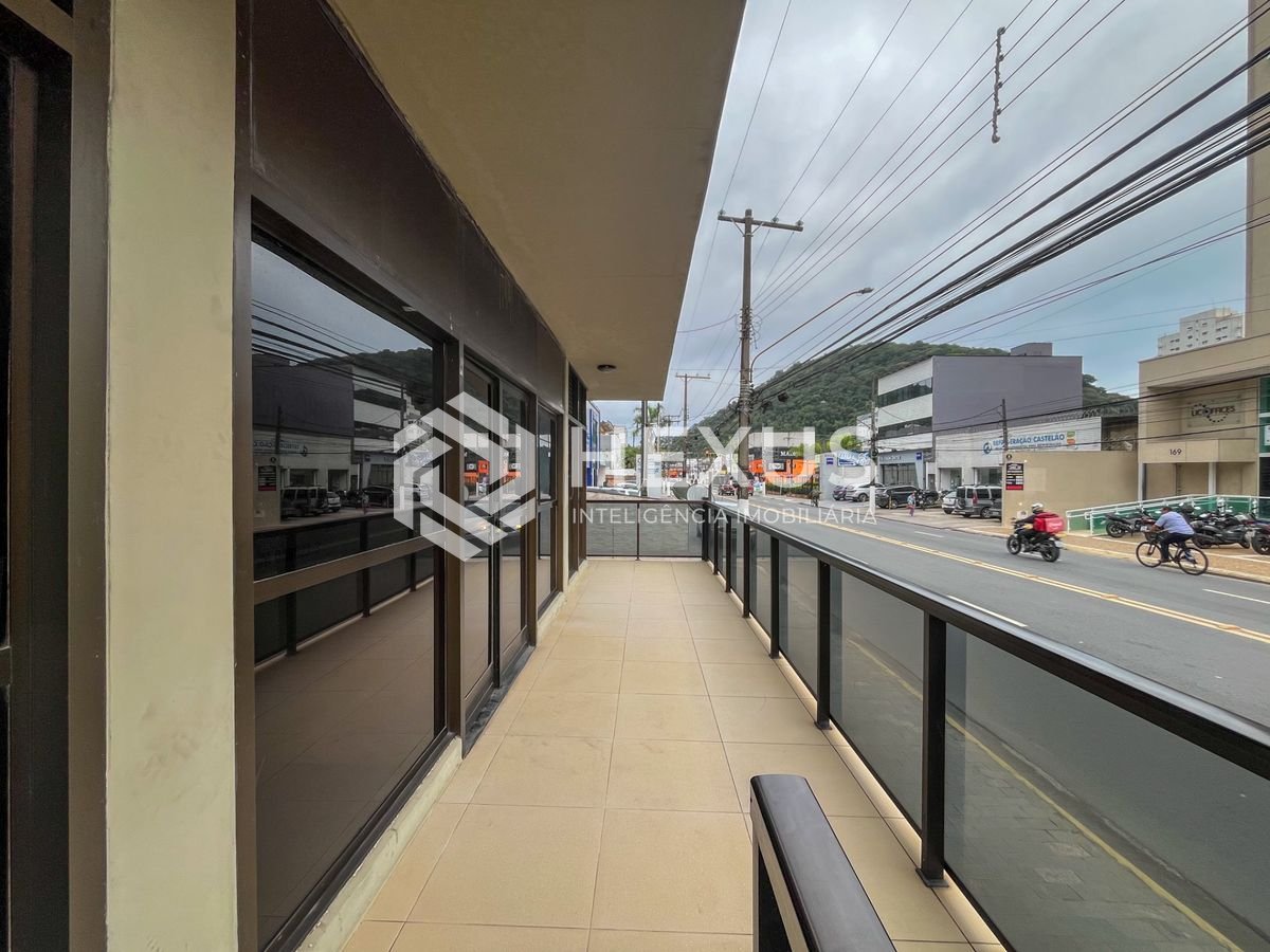 Foto 3 de Loja/Conjunto de 76 mts para locação no andar térreo nas Pitangueiras, Guaruja