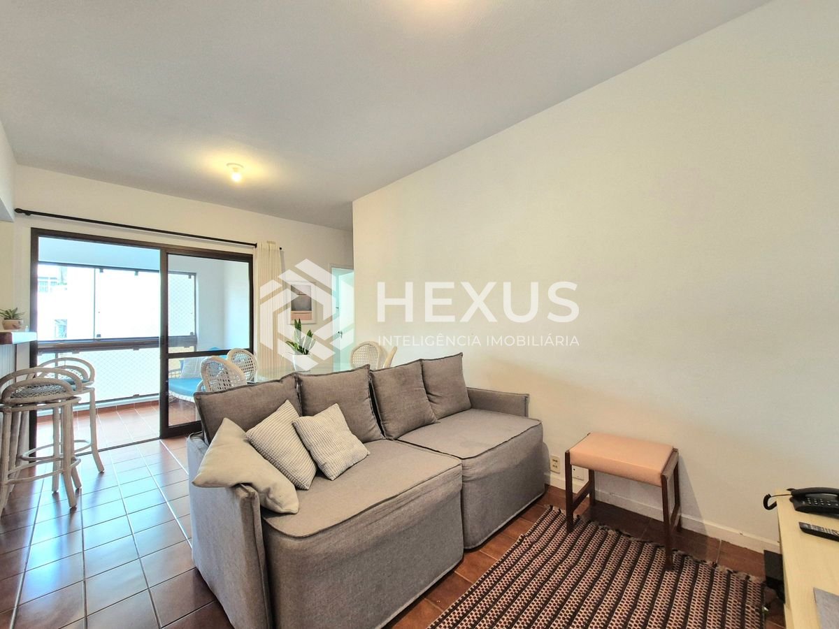 Foto 3 de Apartamento com varanda e lazer a 1 quadra da praia nas Pitangueiras, Guarujá
