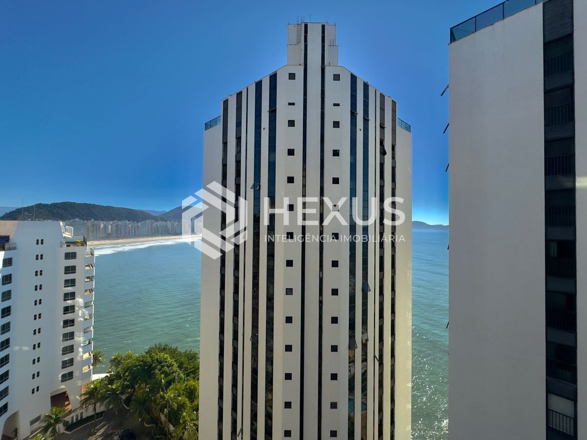 Foto 4 de Apartamento frente mar com varanda vista mar e lazer no Jardim Astúrias, Guarujá