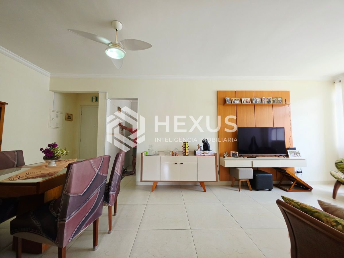 Foto 3 de Apartamento reformado a 2 quadras da praia nas Pitangueiras, Guarujá