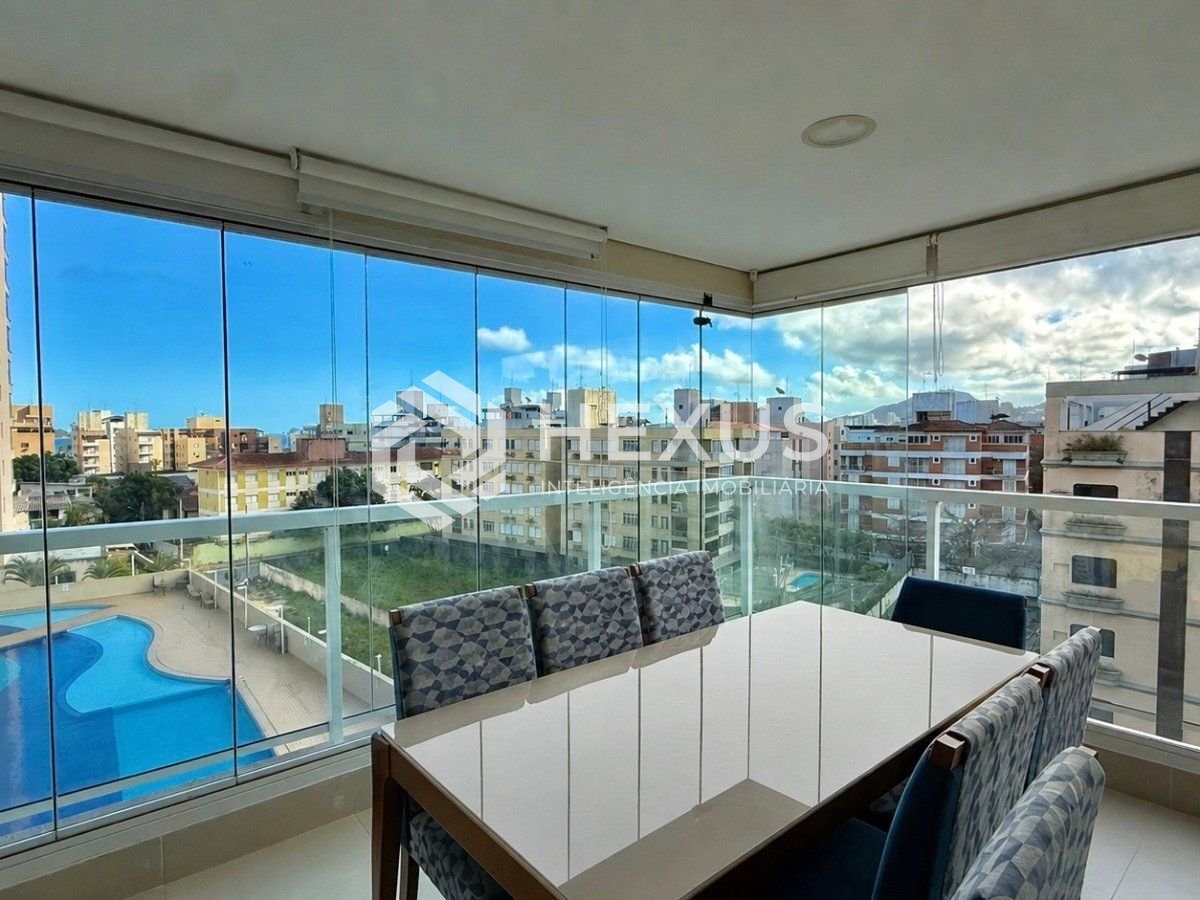 Foto 3 de Apartamento reformado com varanda vista mar e lazer a 300m da praia na região do Tortugas na Enseada, Guarujá