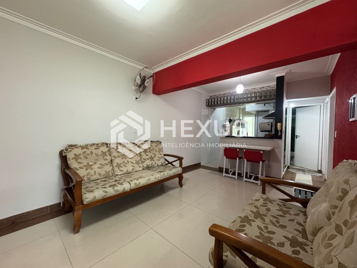 Foto 4 de Apartamento reformado com varanda a 100m da praia na Enseada, Guarujá