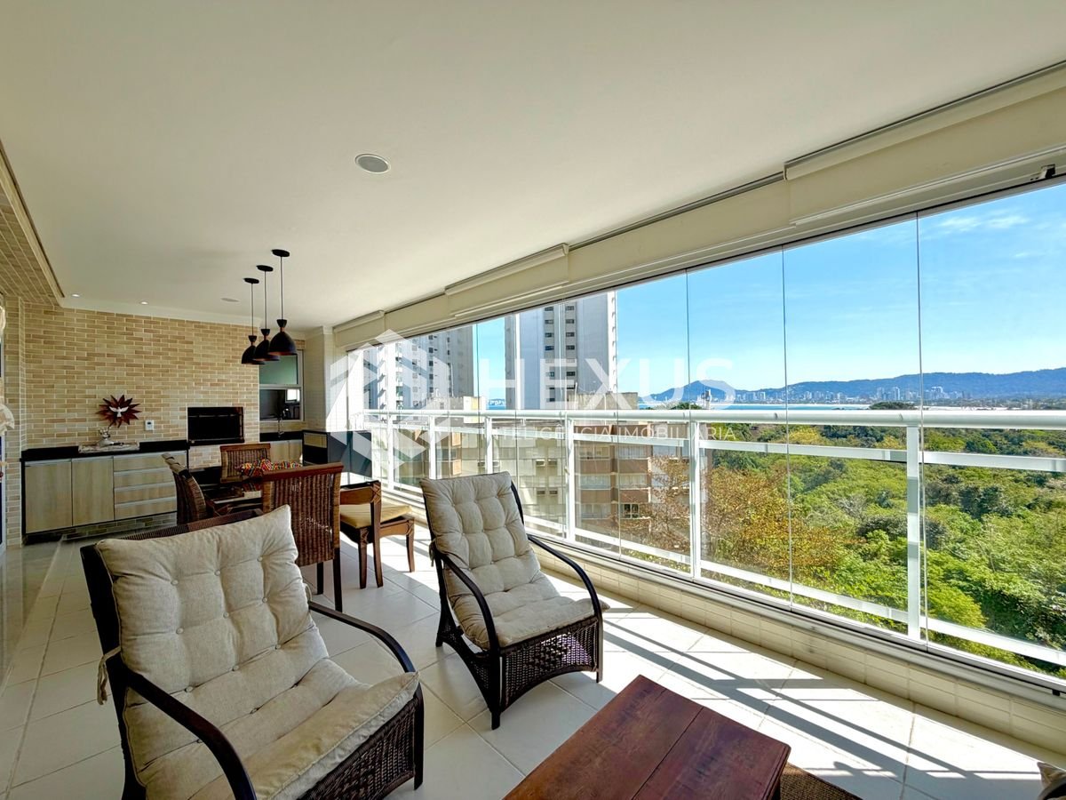 Foto 3 de Apartamento com varanda gourmet vista mar e lazer na região da Praia do Tortuga na Enseada, Guarujá