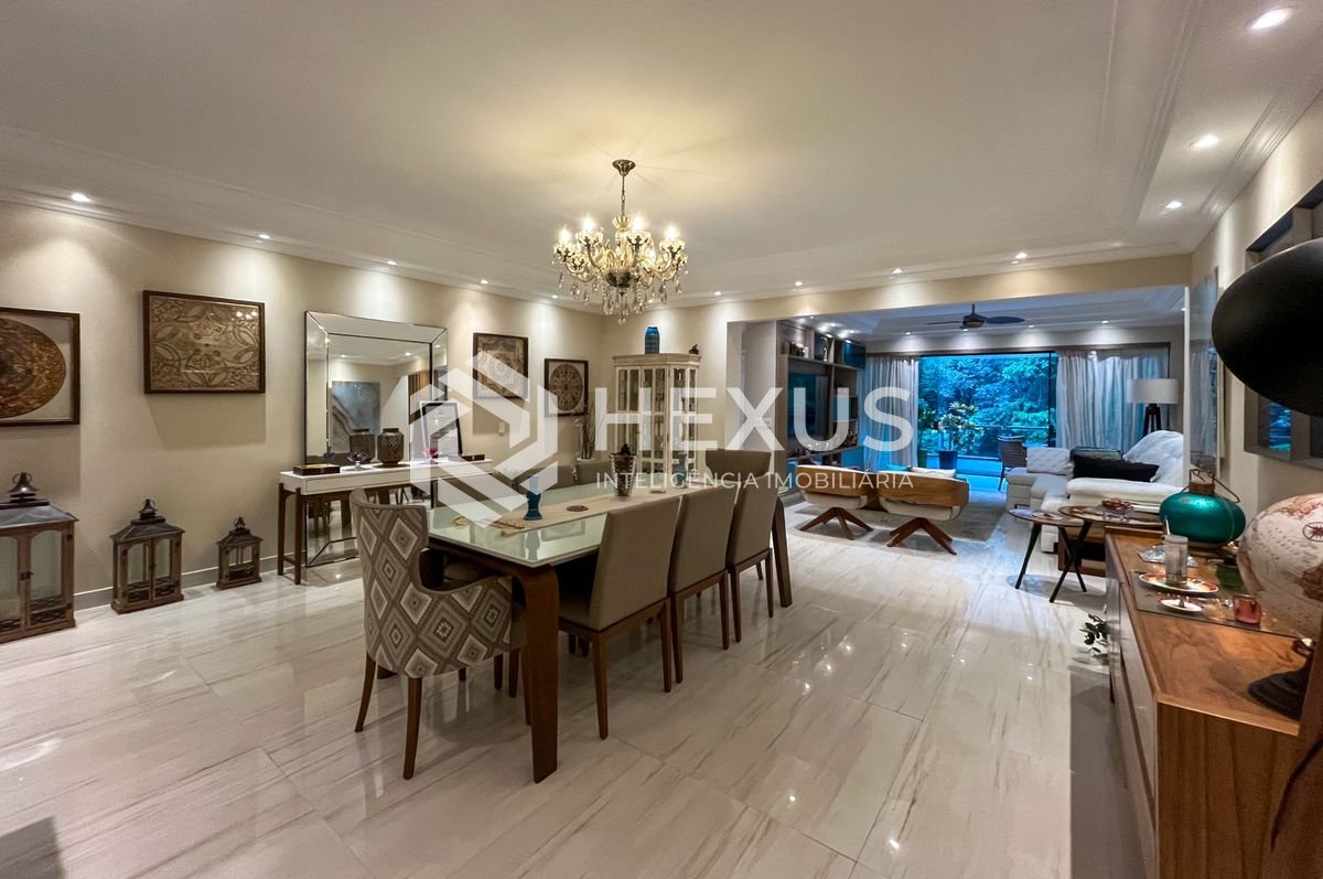 Foto 4 de Apartamento reformado com varanda e lazer na região da Barra Funda nas Pitangueiras, Guarujá