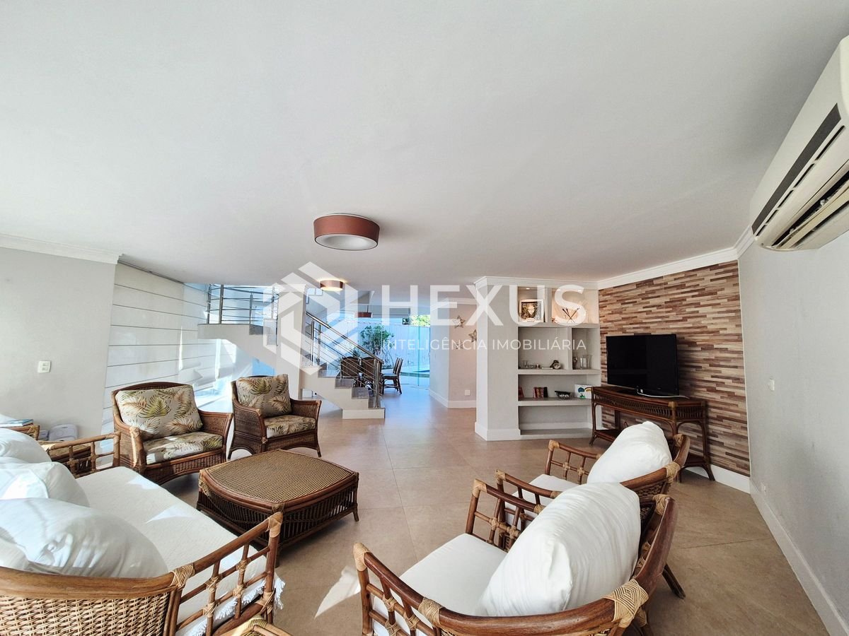 Foto 4 de Casa com piscina e área gourmet no Costão do Pernambuco, Guarujá