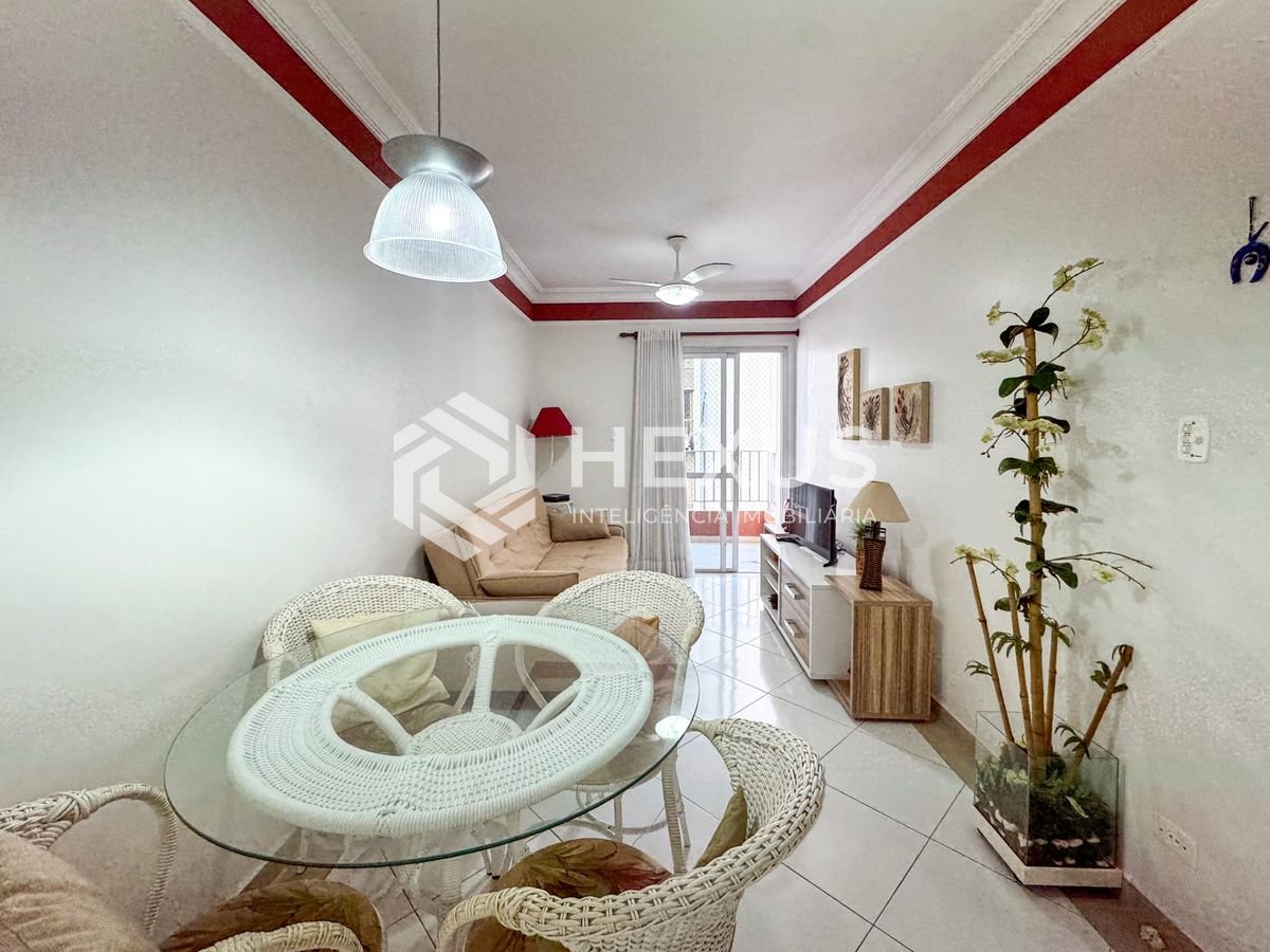 Foto 4 de Apartamento com varanda a 2 quadras da praia nas Pitangueiras, Guarujá