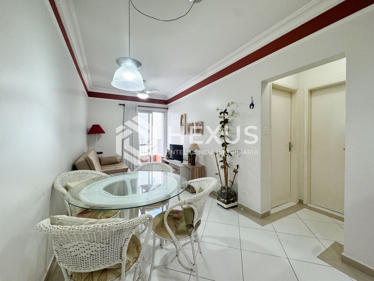 Foto 5 de Apartamento com varanda a 2 quadras da praia nas Pitangueiras, Guarujá