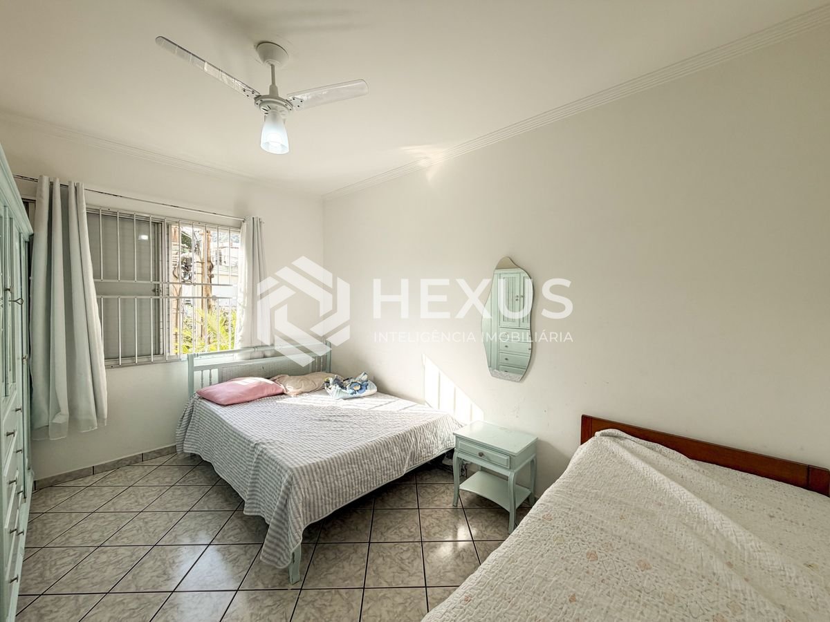 Foto 3 de Apartamento a 500m da praia na região da Vila Júlia na Enseada, Guarujá