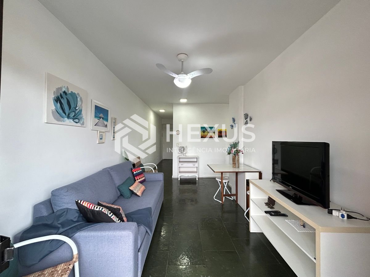 Foto 4 de Apartamento com varanda a 250m da praia na região do Tortugas na Enseada, Guarujá