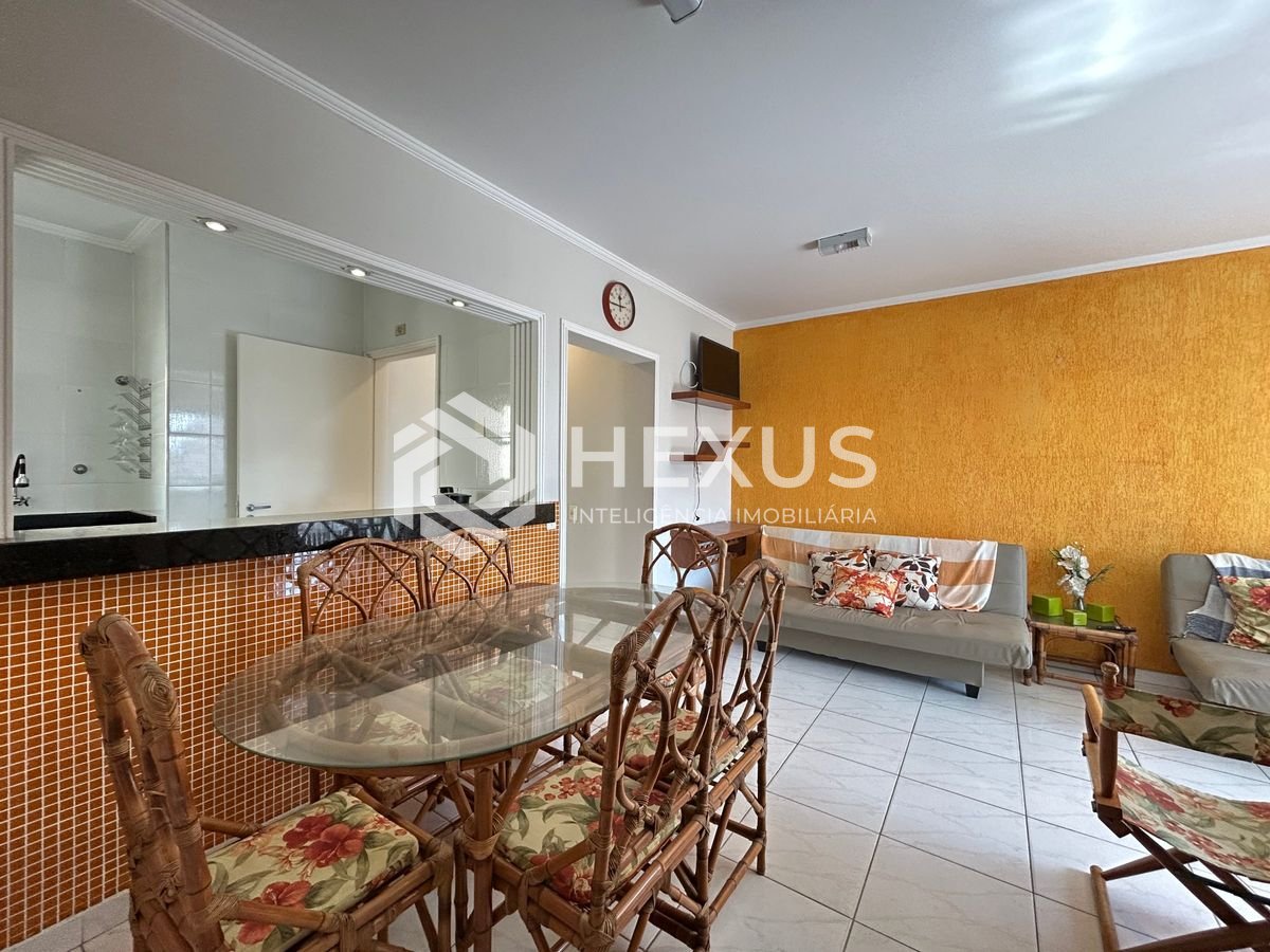 Foto 4 de Apartamento com varanda a 300m da praia na região do Tortugas na Enseada, Guarujá