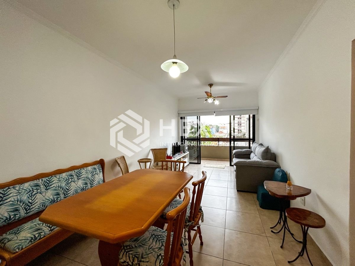 Foto 4 de Apartamento com varanda a 500m da praia na Enseada, Guarujá